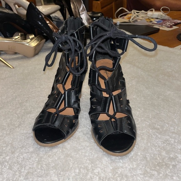 Qupid Leatherette Peep Toe Tie Heeled Bootie - Picture 6 of 12